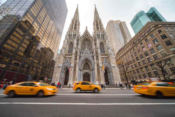 Entrada a la catedral de San Patricio con audioguía